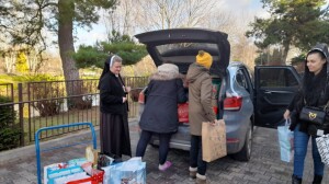 przekazanie darów do domu pomocy społecznej